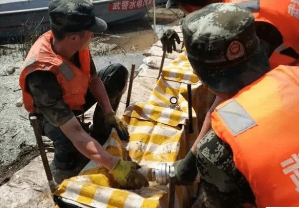便捷式堵水墻在堵水建設中需不需要固定？